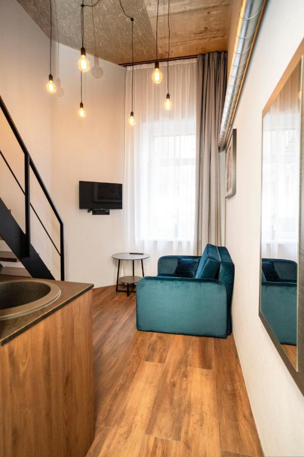 Teeny Tiny Lofts In Center דירה