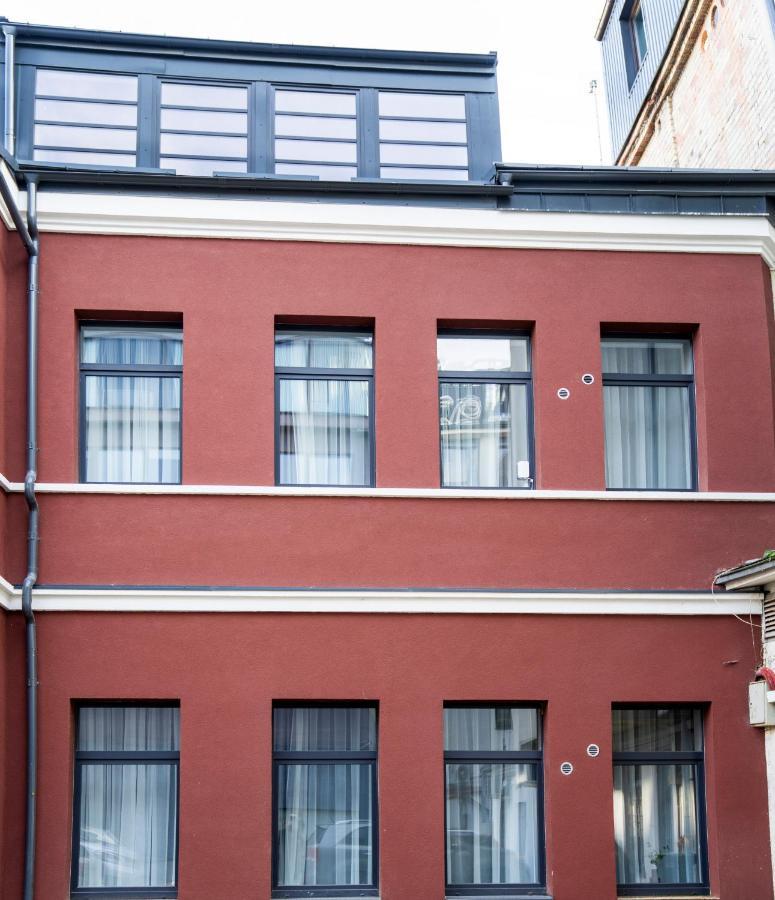Teeny Tiny Lofts In Center *